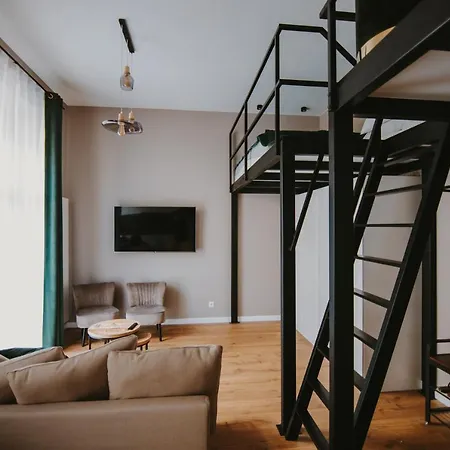 - Piotrkowska 37 Łódź