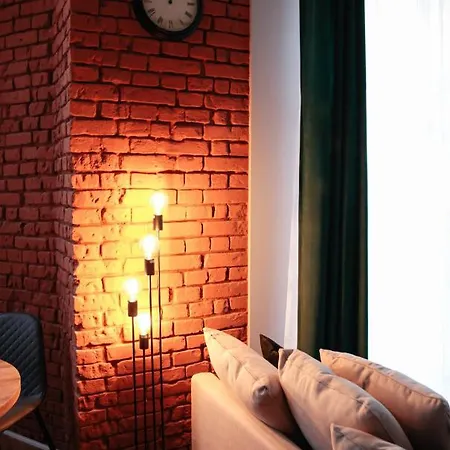 - Piotrkowska 37 Apartman *