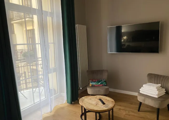 - Piotrkowska 37 Lägenhet *